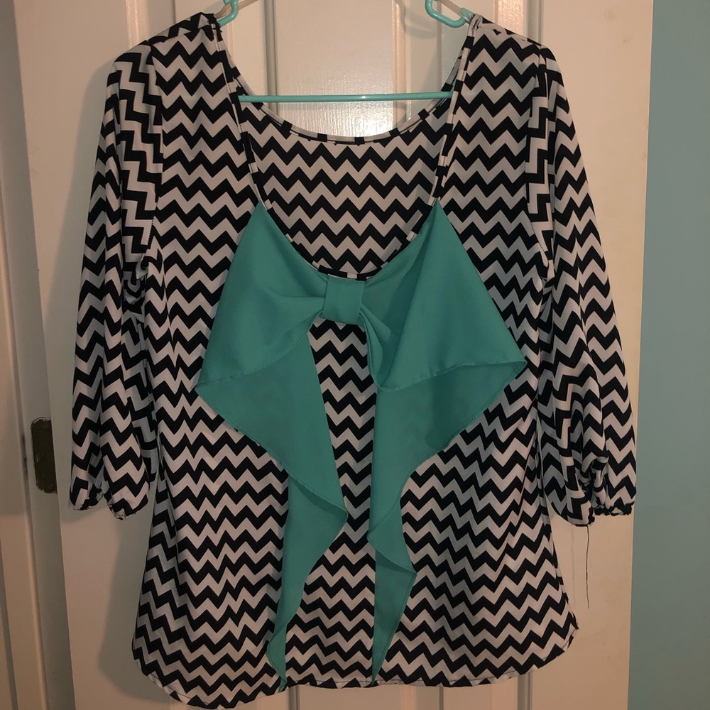 Black & White Chevron 3/4 Sleeve Shirt W/ Teal Bow